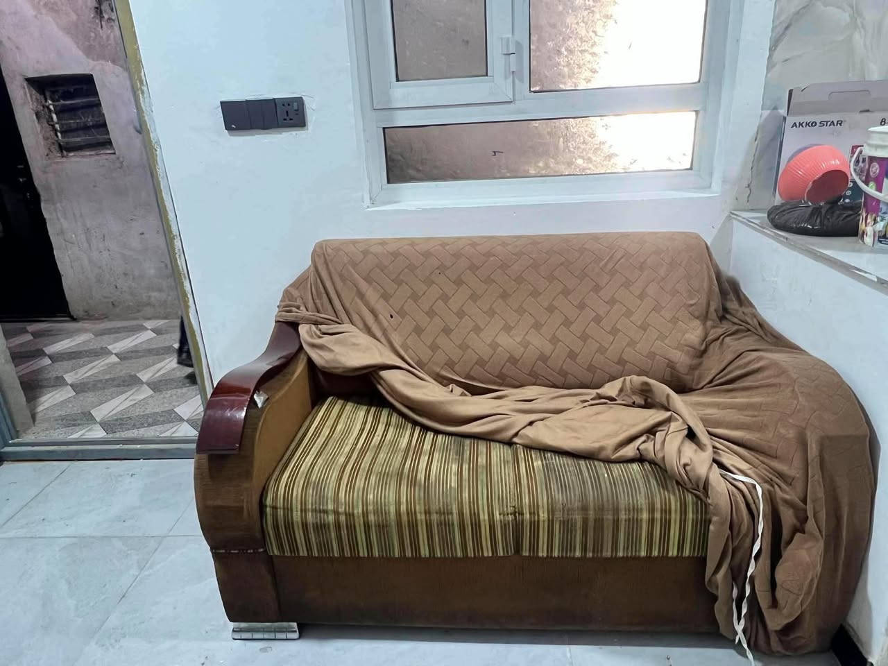 تخم ٦ مقاعد بسعر ٧٥ ميز وطبلات بسعر ١٠٠ مكانهم البياع


**إذا كنت صاحب هذا الإعلان وتريد حذفه لأي سبب، رجاءا أرسل رسالة إلى الدعم الفني**