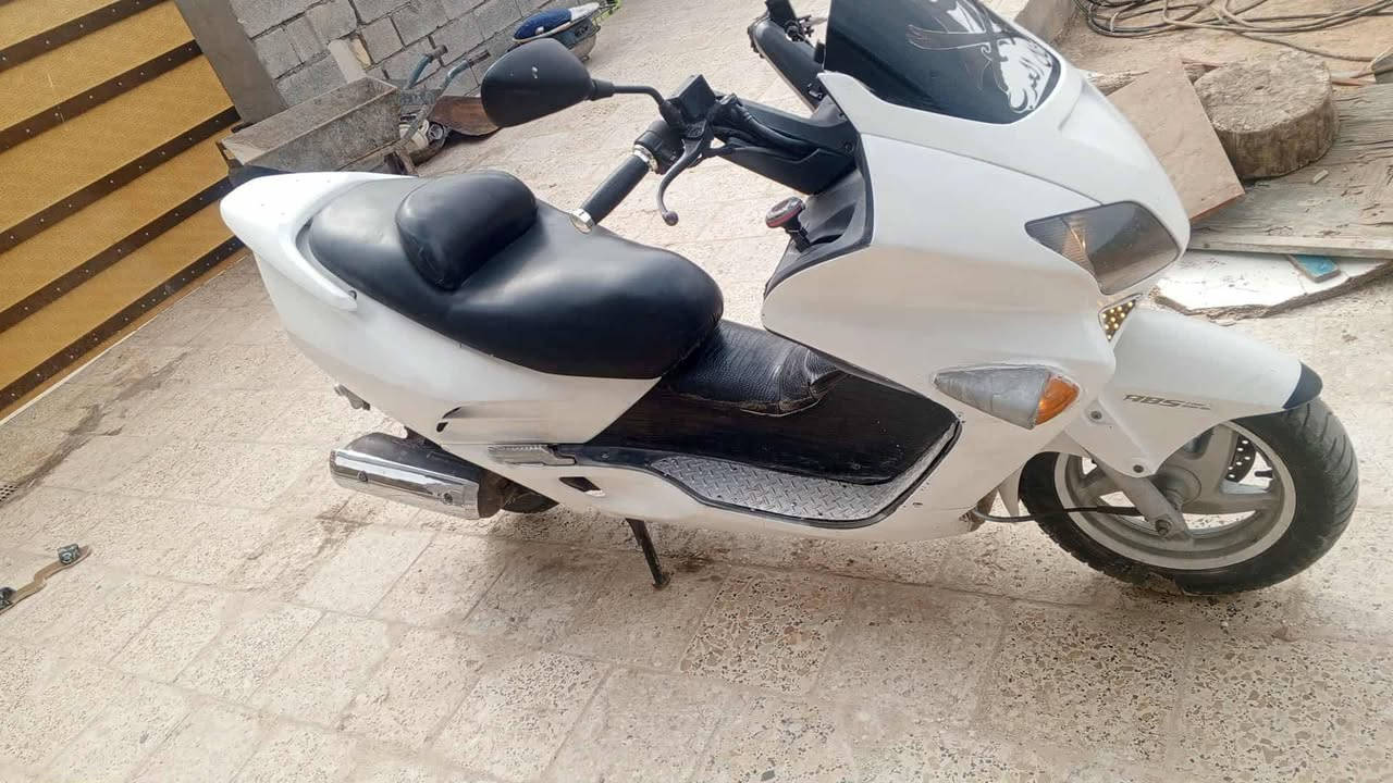 06MF

***********

*********** 

سعر 525 وبيه مجال
ديالى
