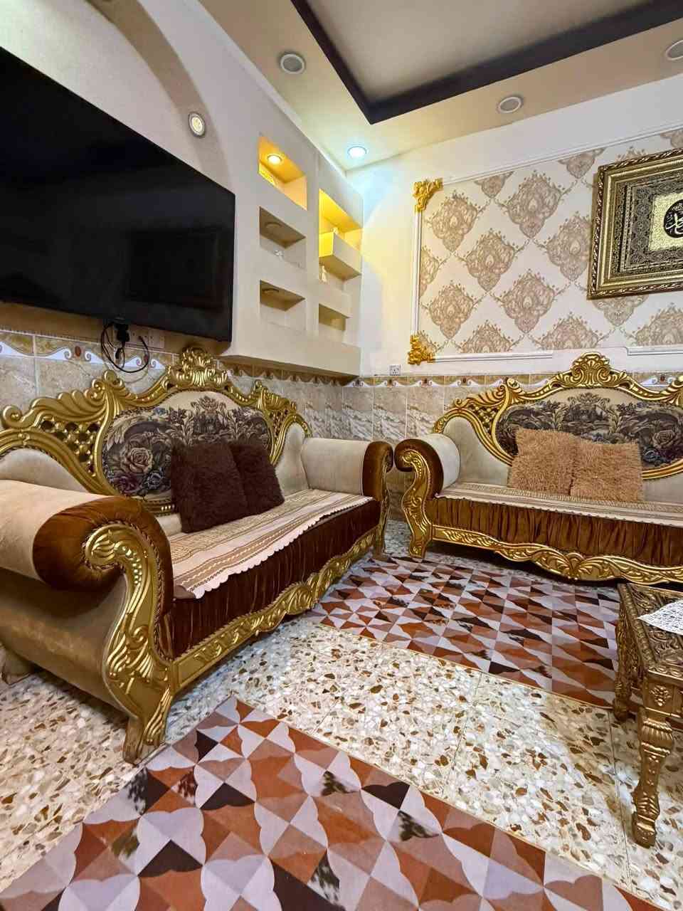 تخم13 مقعد مع طبلات وفاترينا ب700 مع الملحقات

‭***********‬
