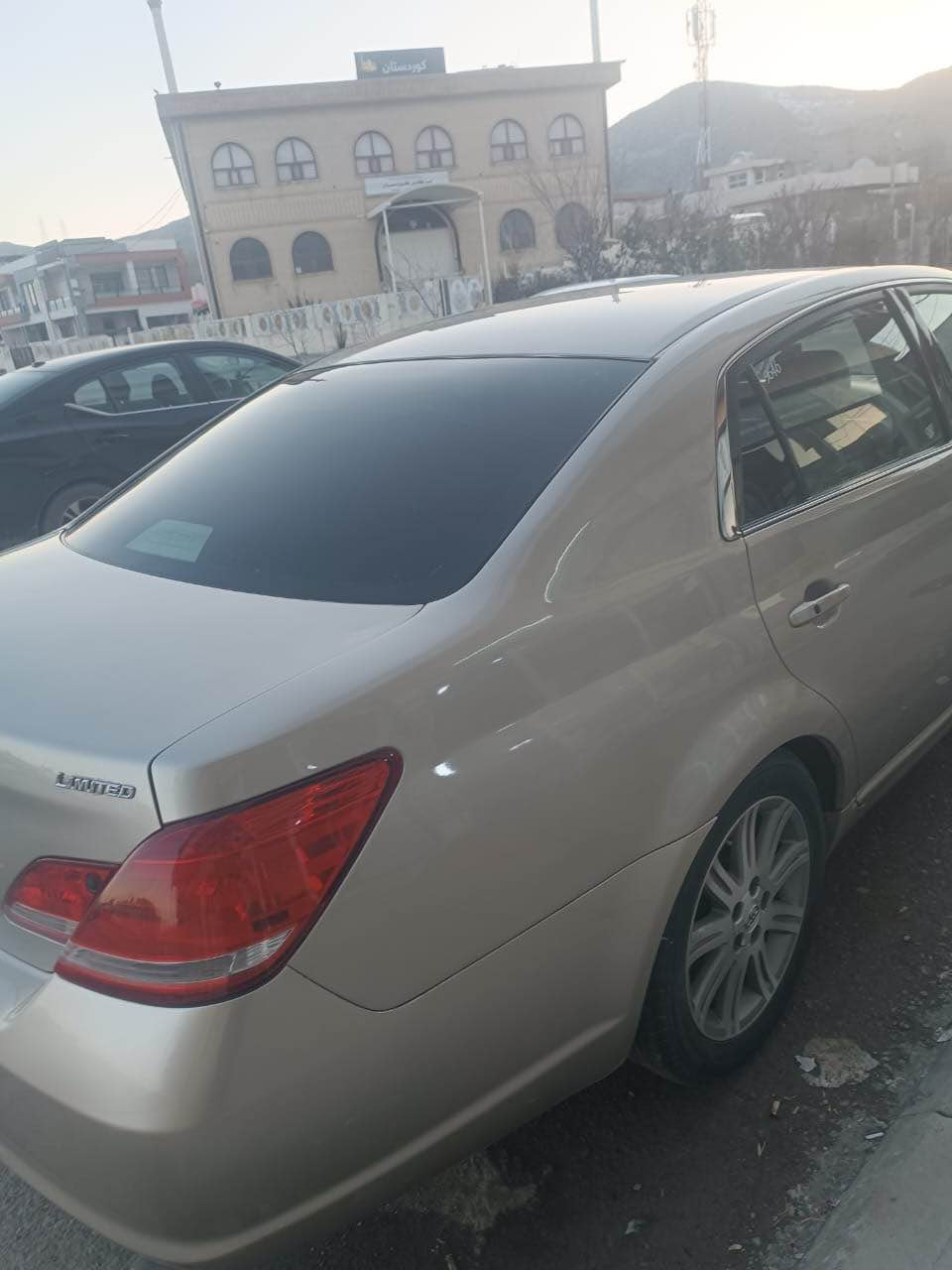 ئةڤةلؤن ٢٠٠٨ 
بةسمة سلايت كوشن جلد
كوشن ساردوو گةرم 
تةبريت ساردو گةرم لة جئگةى خؤى ئيش ئةكة
دةعمو ليدرانية
كير و مةكينة بةشةرتى ١٠٠ فيتةر
سةوتى جيجيتال بةشةرت
پترى تازة ٤ تايةو ويلى ناو پاكةتى بؤ بةستراوة 
هةموو گيانى بةشةرت 
ناو زةرد  پةردة بةسمة 
براوةى دوبةية  
هةموو گيانى بةشةرت 
مالى دؤستة 
كوشن كارةبا
٥٨ كةلاو كةميك مةجال
*********** وةتس ئاپى لةسةرة
*********** ڤايبةرى لةسةرة 
براوةى دوبةية تكاية مشتةرى نيت بزارم مةكة لةكةل ريزم رانية, السليمانية
