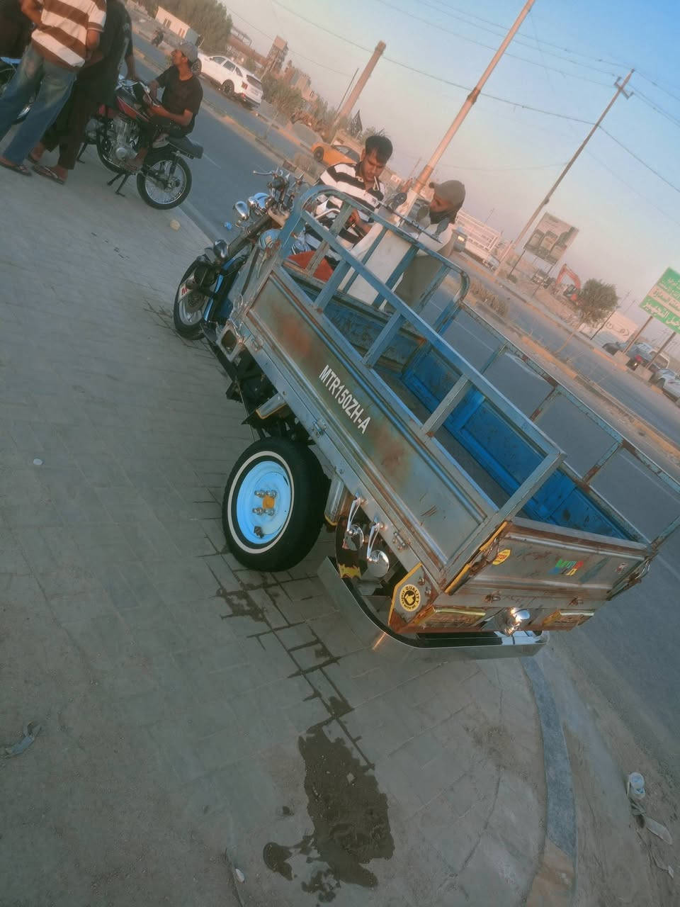 سلام عليكم ستوته للبيع موديل 19جاهزه من كلشي شراي اتفضل خاص او تصل ***********
