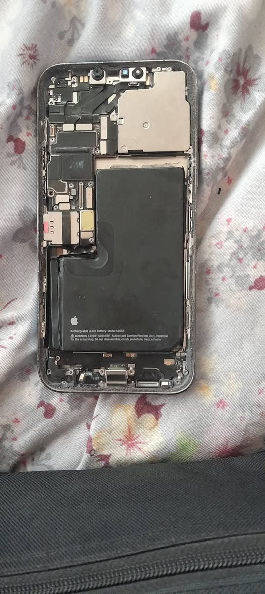 السلام عليكم ايفون 13 pro max شتريتة عبالي اصلحة ولصراحة امكانية ماكو وريد ابيعة حتلو مراوس بيفون وطي فرق مكاني بغداد الشعب التواصل واتساب ***********
