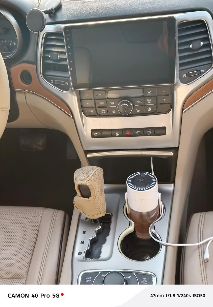 جيب للبيع ٢٠١١
فول مواصفات الأخير اعلى فئه 
محرك ٣٦٠٠ مكفول كير مكفول 
ماشيه ١٢٥ بيها قطعين كلير وحادثها جنطه وجاملغ ***********
*********** واتساب السعر ١٤٢ وبيها مجال بسيط تخم تاير قبل سبوع شاده سياره ربع ماناقصها جديده
