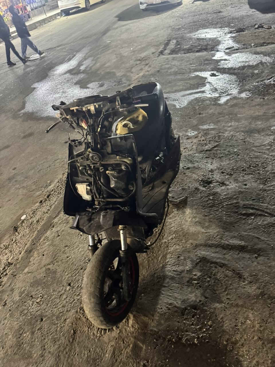 سكنس فحل كابريتر شغاله بس أبيع كوم حديد شوفت عينك الدراجه نقص كفرات وتاير خلفي وشوته والباقي امبين بل صور أكفلك سرقه ب٢٥٠ الف رقمي ***********  بغداد جديده شارع المسبح
