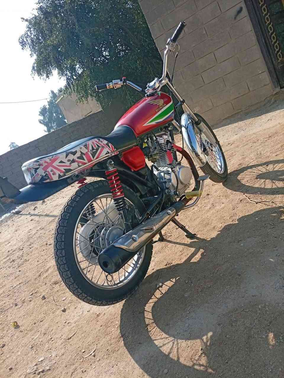 سلام عليكم دراجه نامه تعمره 25اوراق سكنر مكاني البدير السعر خاص او الانتصال عل رقم ***********
