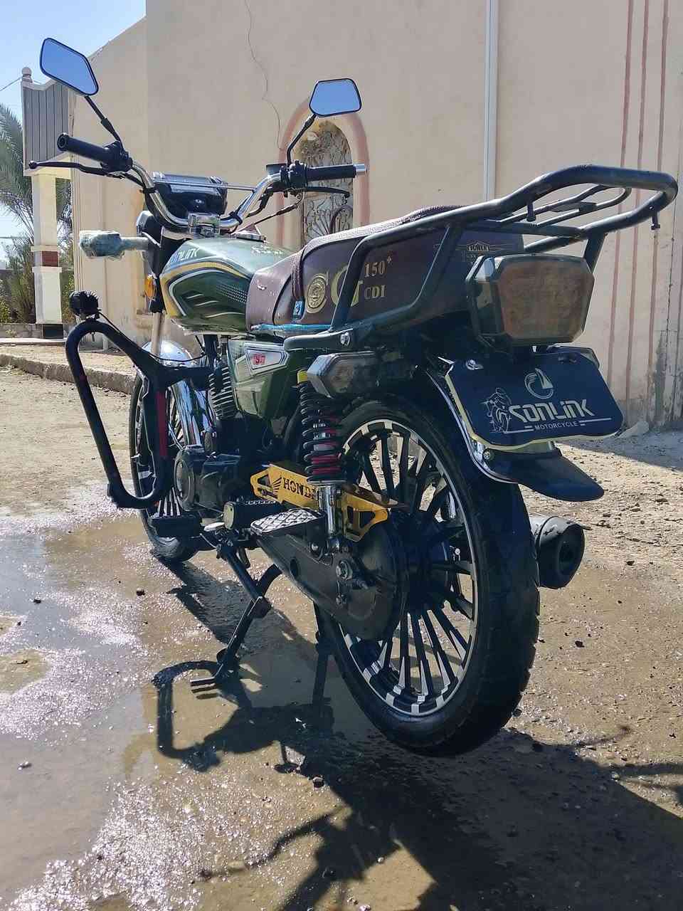 سونيك للبيع فقط بيع عطل بس الشاشه دراجه صلوات على محمد كلها شغال كهربائيات والسعر 850 ولي الشراي بيها مجال ***********
