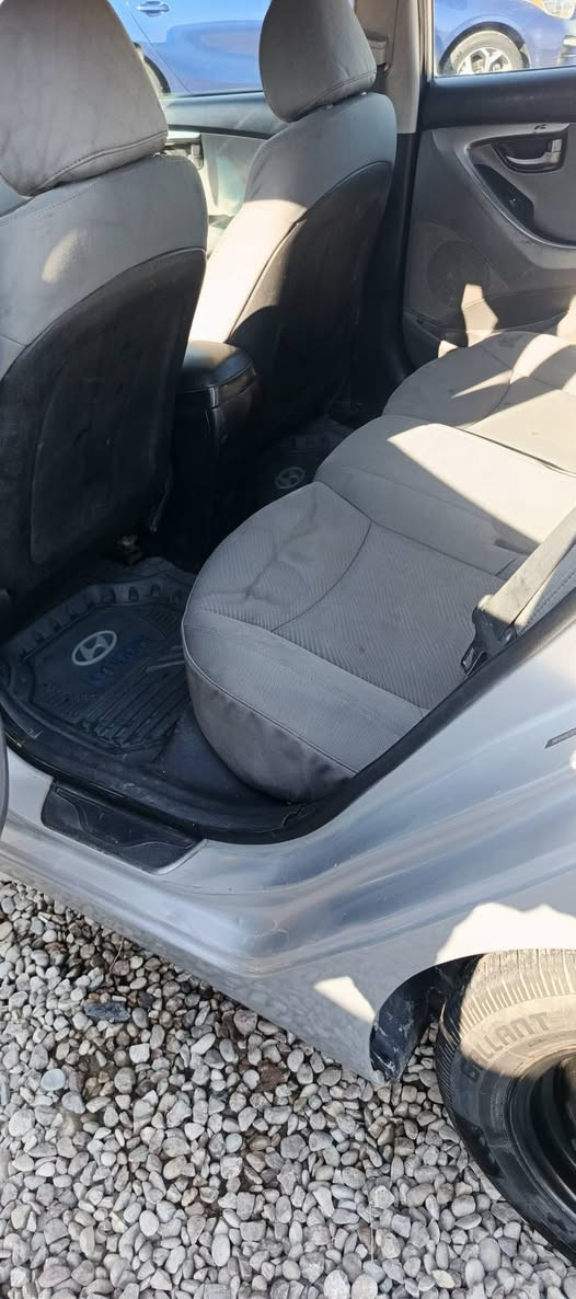 السلام عليكم البيع النترا موديل2012
سياره مصبوغه حزام اثر جراد وعندي فديو قبل صبغ
كير محرك صدر خير من حادثها بس بنيد عنوان ديالى جديده الشط قريب على بوابه بغداد سعر 98وبيها مجال حك جيه 
***********
