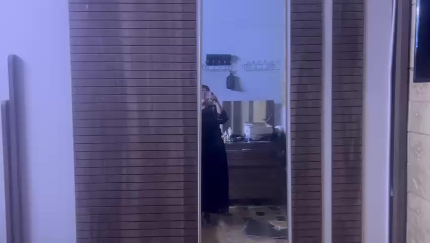 بس 240 الف شراي خلي يجي ع رقم ***********
