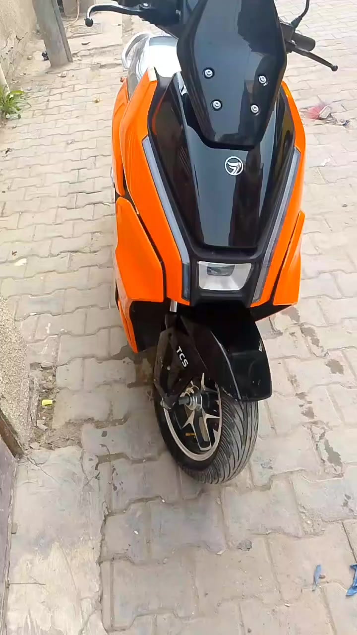 سلام عليكم دراجه شحن للبيع بطاريه ليثيوم
مواصفات 
بيها نضام البك 
متندفع الدراجه تقفل 
لايت زنون 
السعر عله الرقم 
***********
بي واتساب
