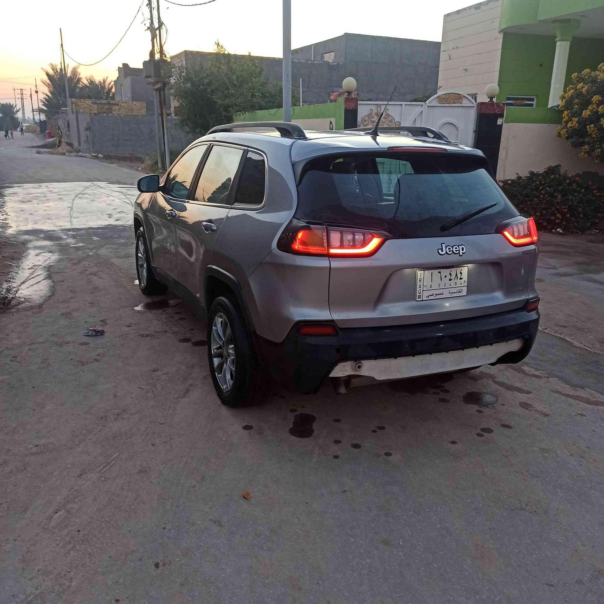 للبيع جيب شيروكي موديل 2019محرك 4سلندر السيارة بيه تصليح قماره+جاملغ امامي+بنيد...مكينه خير من الله تبريد تدفئه كهربائيات كله جاهزه ..السعر95وبيه مجال المكان ديوانيه السنيه


**إذا كنت صاحب هذا الإعلان وتريد حذفه لأي سبب، رجاءا أرسل رسالة إلى الدعم الفني**