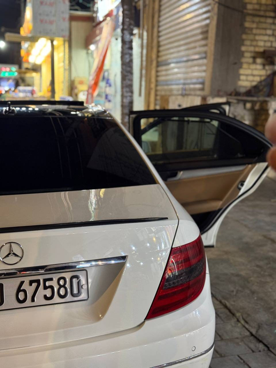 مارسدس C200 2012 قطعتين صبغ فقط  سياره فول سعر ١٢٥ ورقه وبيها مجال ***********رقم أربيل
