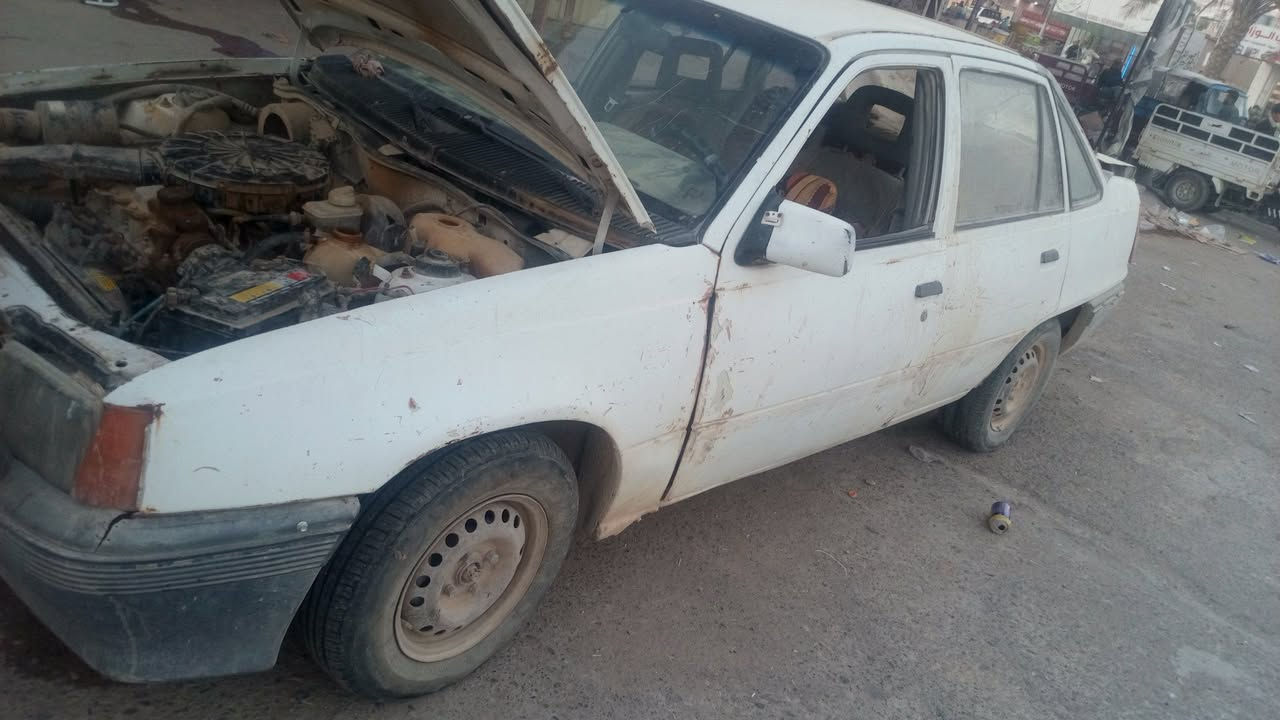 سلام عليكم 
كاديت للبيع محرك كير نضيف سياره شغاله 
رقم منفيس 
قشر كدام العين تجي تجيك تشوف بعينك سياره يعوزها شغل شي قليل 
سعر 600الف 
تواصل عل خاص او عل رقم 
‏‪***********‬‏
