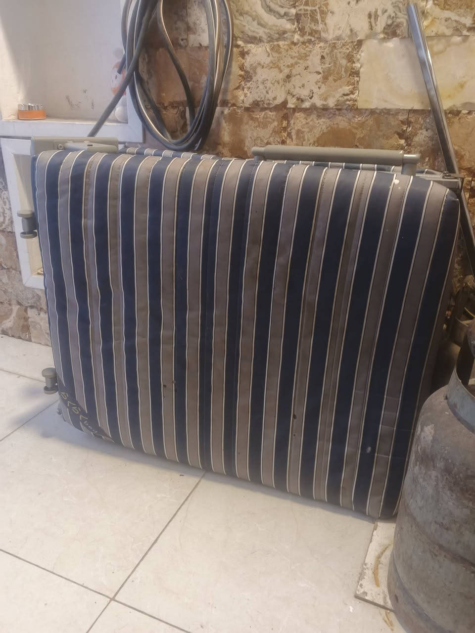 سرير كوري للبيع ينطبك كلش عملي ويا دوشكا السعر 50 الف


**إذا كنت صاحب هذا الإعلان وتريد حذفه لأي سبب، رجاءا أرسل رسالة إلى الدعم الفني**