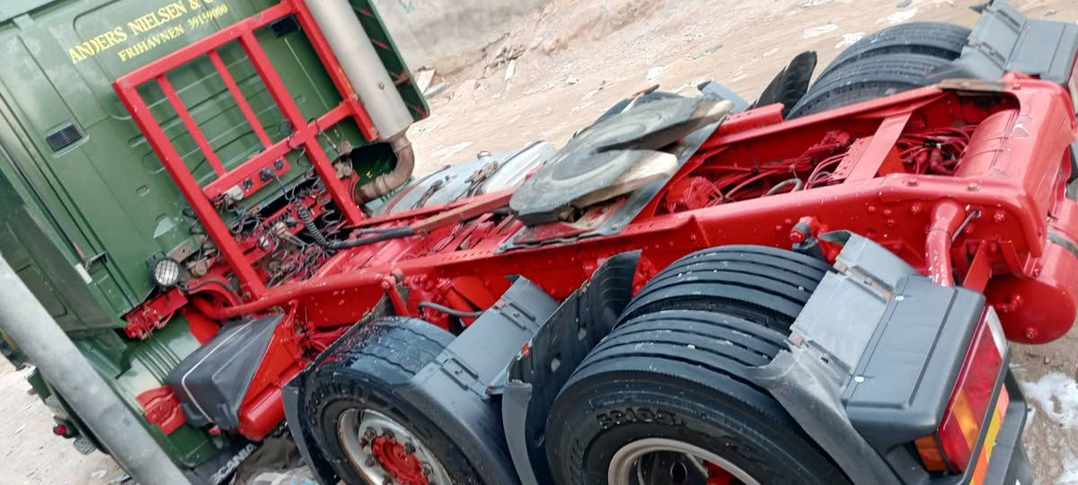 سلام عليكم للبيع سكانيه مديل 2004تخم تاير مكفوله كفاله عامه مكينه انجكتر كير 4x4الاستفسار ***********
