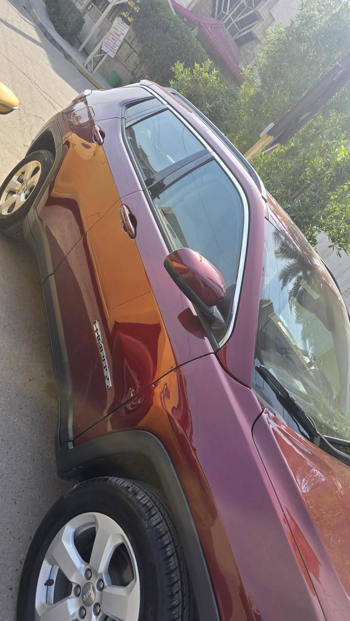 جيب 2021 ماشيه 54
كير محرك مكفول محرك 2400 سياره فول عدا فتحه 
داخل لونين سياره كلش نضيفه مال جناي 
ضررها فقط بنيد باقي مكفول السعر 147 بيها مجال للشراي 
الاستفسار *********** مكاني بغداد السيديه
