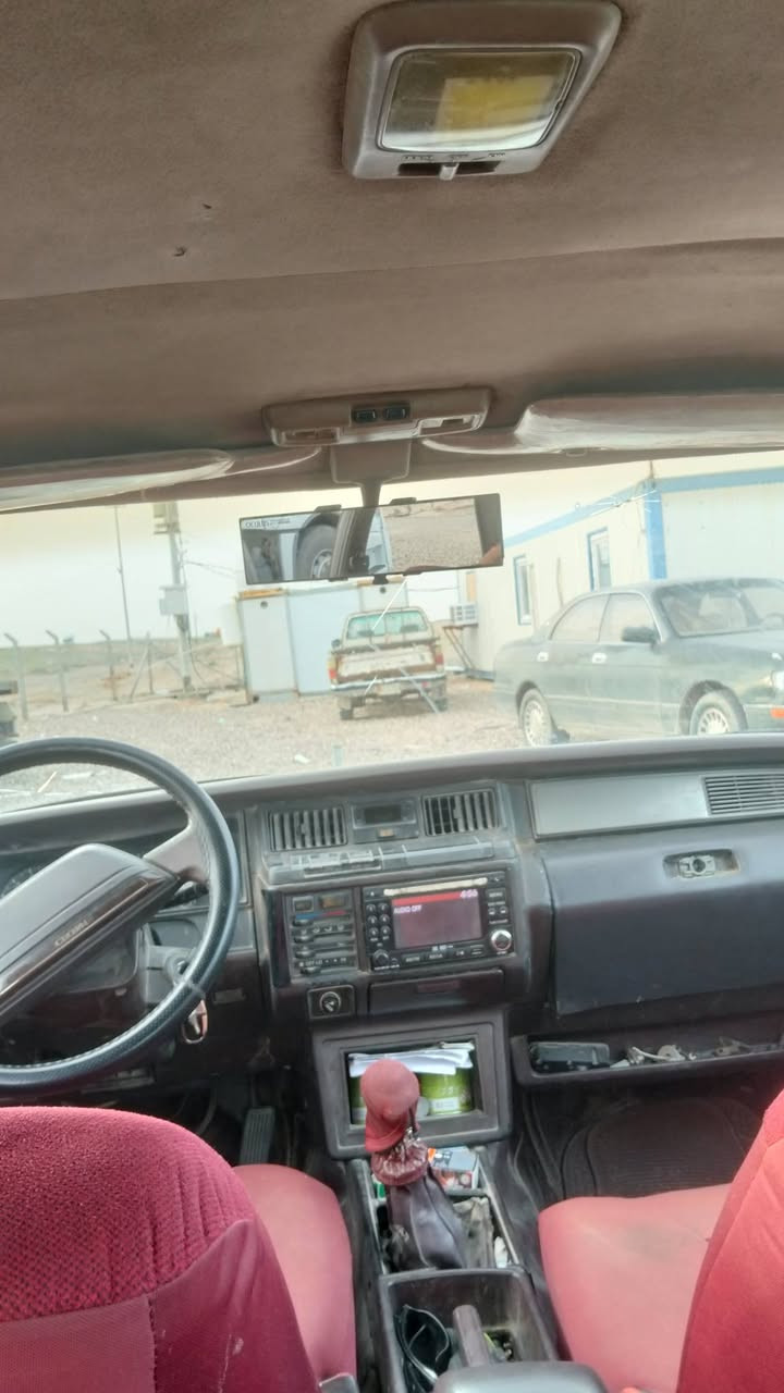 سيدان مديل 89 مكفوله من كلشي على لبلاد لاصبغ ولاضربه  بس هاذ لموضح بلصوره كير ومكينه بلاديات تبريد شغال السياره بسمي السعر 39 وبيها مجال بسيط مكاني بصره ***********
