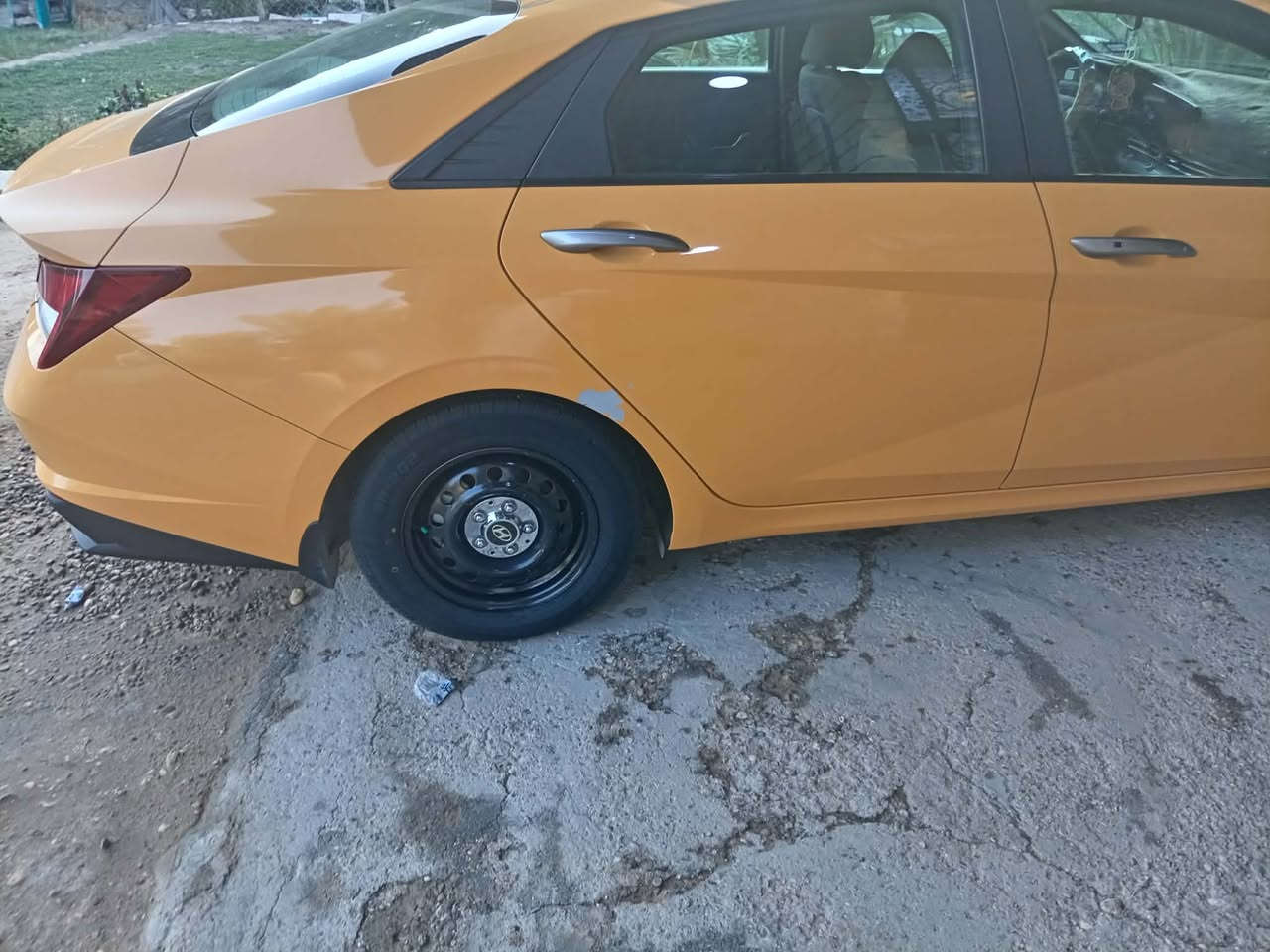 سياره النترا موديل ٢٠٢٣ نص فول سياره جديده بمعنى الكلمة حادثه موضح بالسونار بحافه البنيد فقط والباقي كفاله عامه رقم بغداد الجديد ٣٤٤٦ ٠٧٧٧٢٩٥
