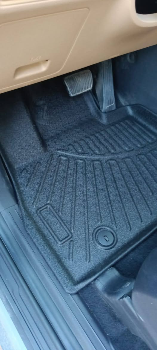 ارضيات كرنفال حوضية ب 100 الف مع الصندوق دينار وشرط اصلي وعلى فحص يجيك
كراسي متصل 8 راكب
ربل روزلاين اصلي وقالب بلادي 
ربل صديق للبيئة ما يطلع ريحه
تغطي ارضية سيارتك بالكامل تحميها من الاوساخ والاتربة والسوائل تغنيك عن تغليف الارضية جلد وراح يكون شكلها جدا جميل وتخلي داخل سيارتك انيق ومرتب 
كل هذا بسعر بس 100 الف دينار 
يوجد توصيل لجميع محافظات العراق 
كلفه التوصيل على شركة 5 الاف دينار رابط الصفحه 
AUTO MALL 
***********
