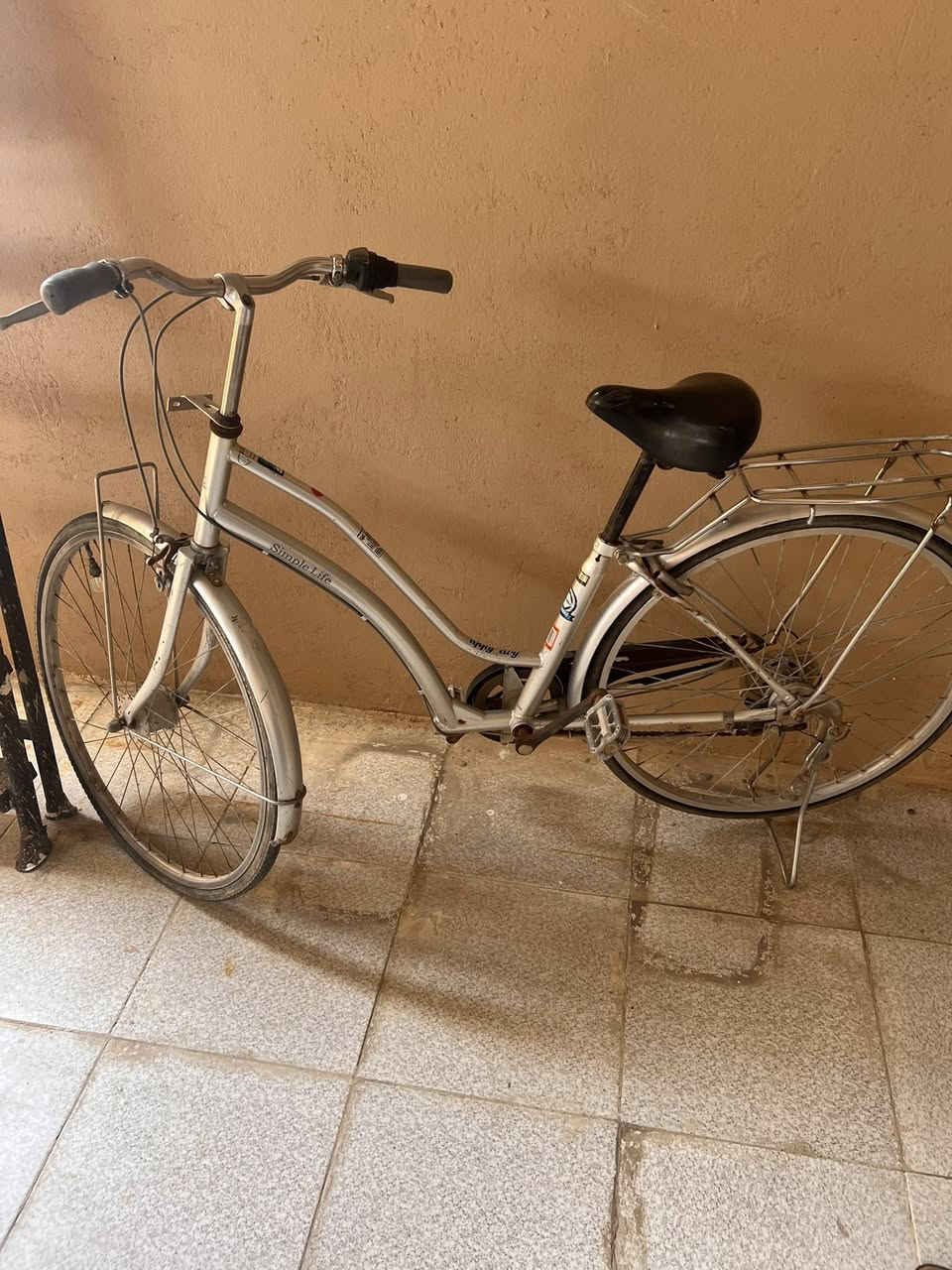 سلام عليكم مكينة جديدة متداخلة اسم تصليح وبايسكلات للبيع مكينة ٦٠   وبايسكلات ثنيتهم ٤٥ 
تصال ***********
