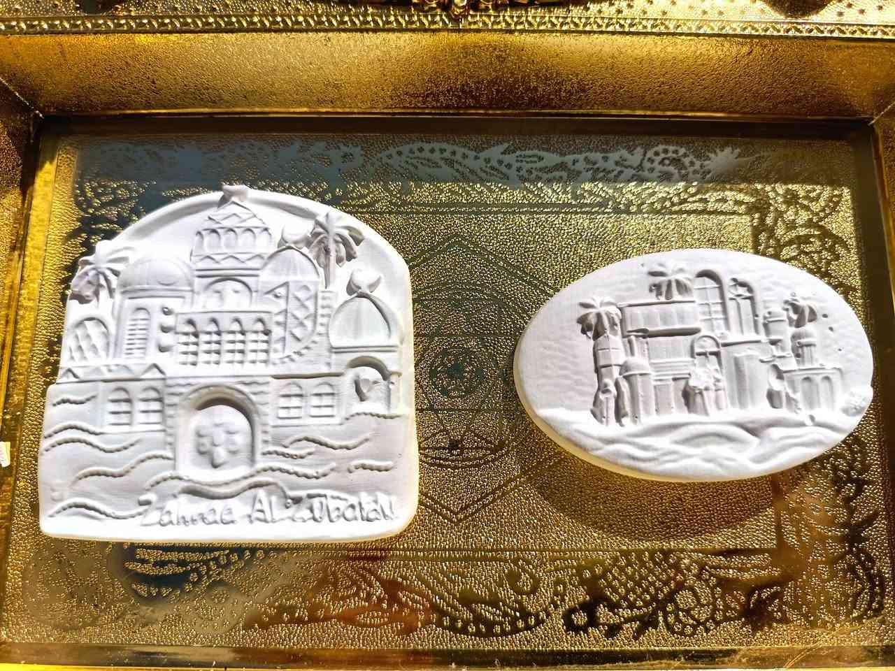من اثارنا وتراثنا الاصيل
من عظمة الحضارة وروعة الوجود
من بابل وبغداد
وفرنا لكم توزيعات حجر بسعر مناسب
تصاميم تليق بمناسباتكم واذواقكم الرائعة
مفعمة بعبق حب العراق ماضيا وحاضرا ومستقبلا.
شكرا لله على نعمة وجودنا وانتمائنا للعىاق.
مناسباتكم الرسمية والاجتماعية تتحلى بالق جديد معنا
فلاتفوتوا فرصة التميز معنا.


**إذا كنت صاحب هذا الإعلان وتريد حذفه لأي سبب، رجاءا أرسل رسالة إلى الدعم الفني**