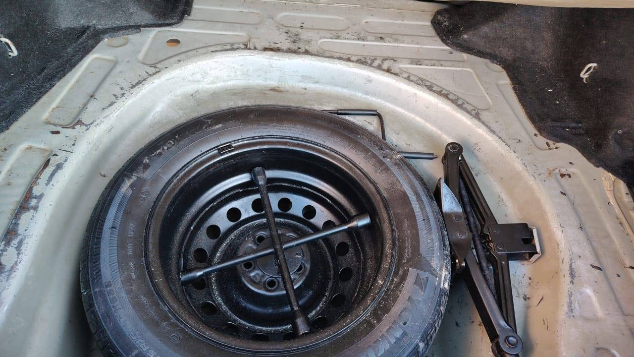 مكلف بالنشر الخاص مقفول
كورلا للبيع موديل ٩ محدثه ١٣ 
محرك كير شرط حجم ١٨ 
بيها صبغ ٤قطع بخ فقط
رقم نينوى الماني 
سنوية ٢٧ 
كابون بانزين بيها 
شرط التحويل 
يرهم مقدمه زينه والباقي قصد او مده مع كافة الضمانات 
مكلف بنشر الاتصال
***********
