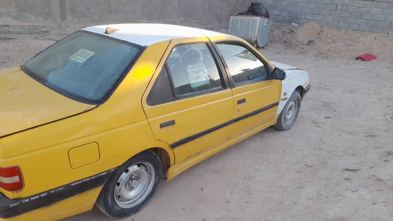 سلام عليكم سياره بيجو 405 للبيع
السعر مليون ونص وبيه مجال محرك توه بادي بيه خيط 
كير يخبل عينه صينه السياره حلوه جاهزه سلف جديد باتري اليوم شديته جديد السياره يراد ترتيب اي استفسار اتصل وتدلل العنوان البصره الزبير 
***********
