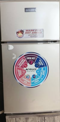 ثلاجة حجم صغير مستخدمة كلش قليل، جديدة وبالشرط  سعرها 95,000 شراي اتصل...