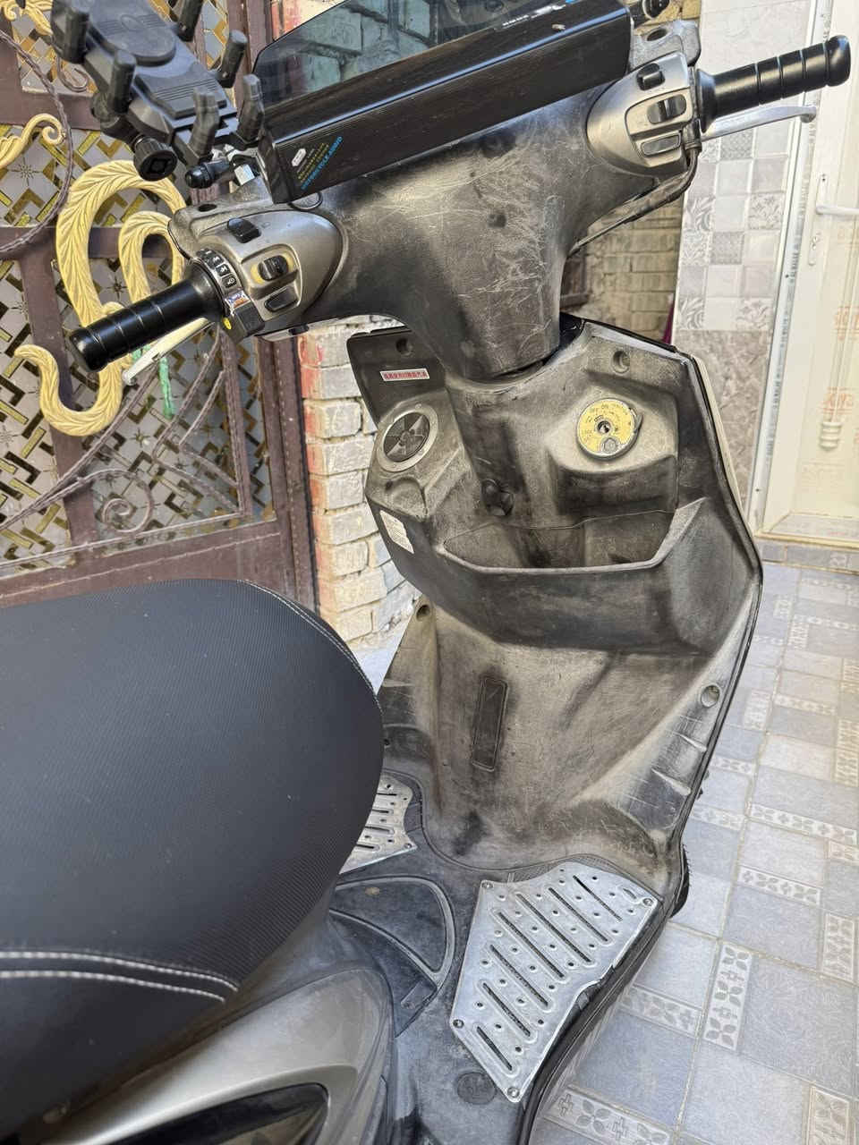 للبيع سكنس فحل ماصار شهر من نزلته من معرض بيت طارش دراجه ما مفتوحه برغي منهة بيهة كاسحه ومرايه أصليات السعر مليون 200وبيهة مجال عنواني البلديات ***********
