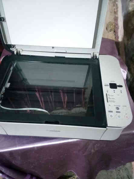 طابعات وأجهزة استنساخ كانون للبيع مال مزاد مكانه محافظة النجف الاشرف *********** ويوجد لابتوبات كميه الي يحب يتواصل عال رقم
