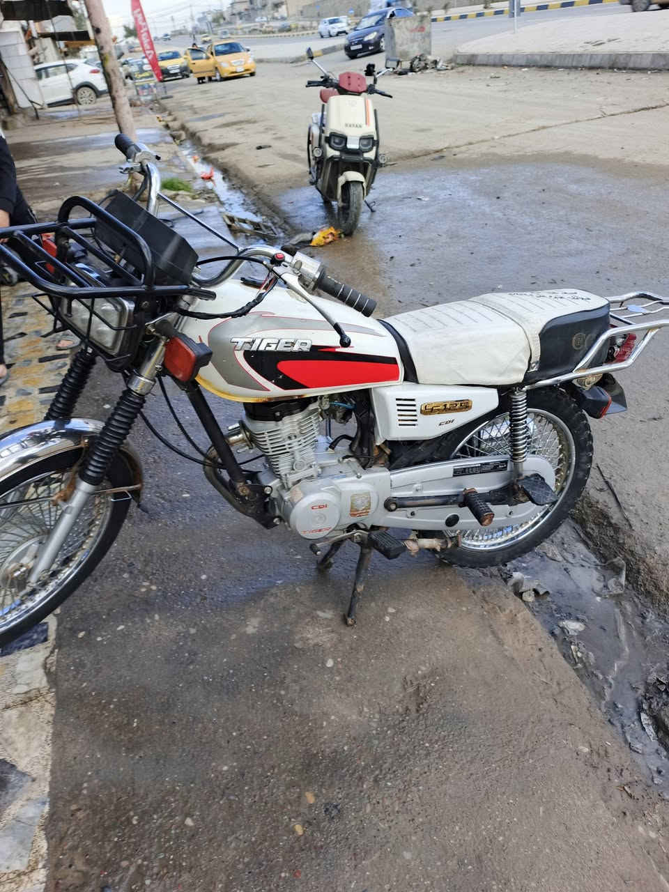 السلام عليكم ماطور تايكر
موديل 20 
نضيف كلشي مابي 
بلادي 
السعر 450 وبي مجال 
للاستفسار اتصل عل رقم 
‏‪***********‬‏
