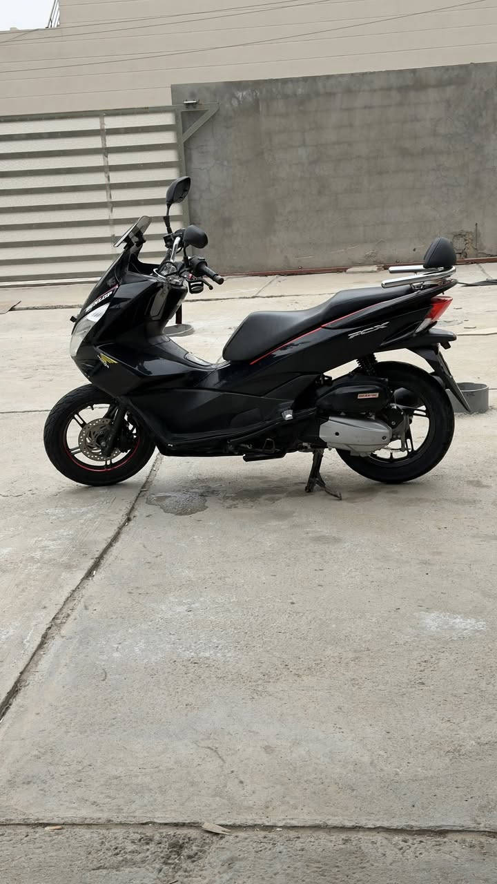 السلام عليكم pcx جيل ثاني ياباني دراجه خير من الله كهربائيات مكينه ناعمه ماشيه 55 مكانها بغداد العطيفيه سعرها 1250 وبيها مجال 
***********
