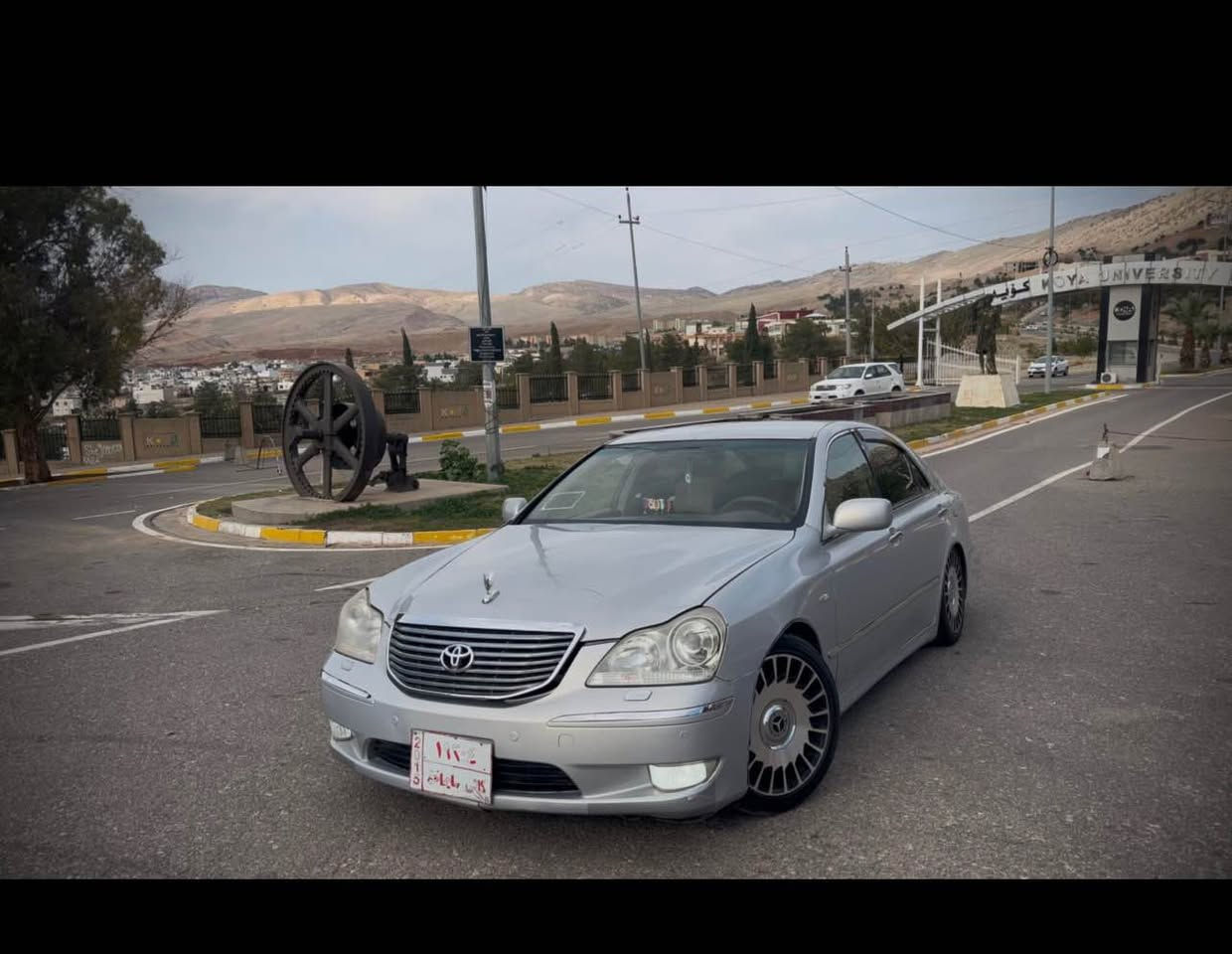 سه ره تا به ناوي خواي گه وره و 
ميهـره بان  ما جيستا.V8. 
 ٢٠٠٥ 
 ٤ كوشن كاره با
.  مه جموعه. سوكان ليگز
.  ٣ په رده. 
 سه لاجه.
   كوشن خه زن
. سوكان كاره باي 
.  شاشه گه وره كاميره.
بيلاد Abs  
ته بريد له سه ر سويج 
جامه كاني هه ل گيرا وه. 
ده عمو ليدرا و  سه قفو كه فه ر گؤراو به شه رت 
***********  🌹 كويسينجاك, أربيل
