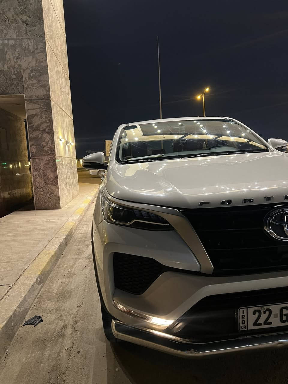 سلام عليكم
فورتشنر ٢٠٢١  رقم اربيل
وكالة تويوتا عراق
ماشية ٦٤ الف كيلو 
موصفات فول SR5 
سويج 
 محرك ٤ 
٢٧٠٠
مري شفط 
تحكم ستيرن كامل 
شاشة كبيرة
الداخل كله مغلف  
وهوايه شغلات بعد
السيارة بدون صبغ 
فقط بيه تعديل بارد بجهة السكن 
اثر  طخة خفيقة بالباب 
عارضها ٢٨٠ 
وبيها مجال وتدللون 
مكان السيارة الانبار فلوجة
 
***********
