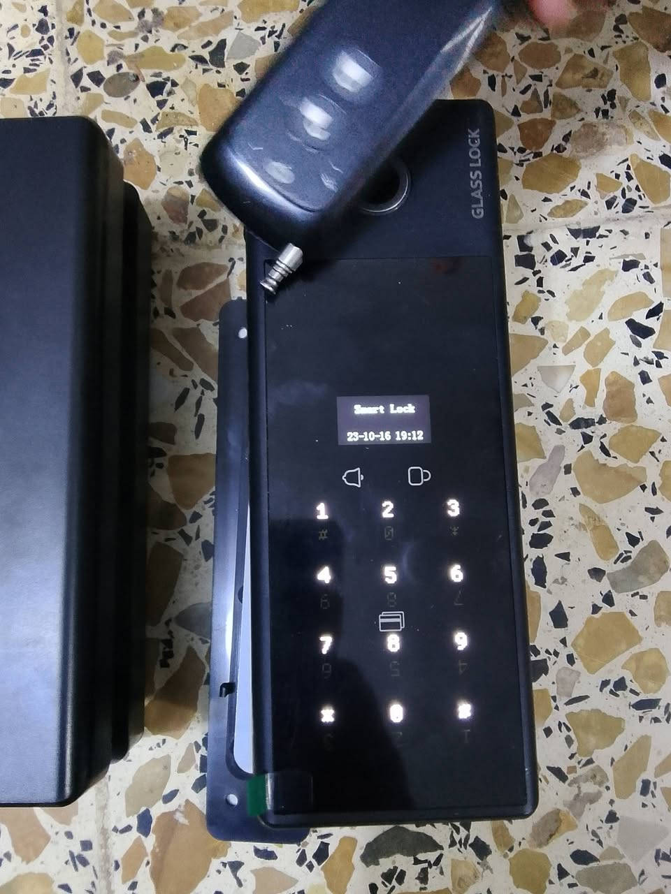 للبيع يدات باب بسورد كارت بصمه رموت للبيع مال بيبان جام هذا رقمي للستفسار ***********
