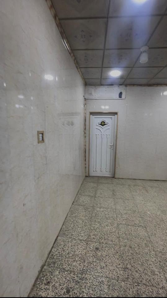 بيت للبيع كوفه الشارع خلف مطعم فارس الكريطي مقابل الدكتور ماجد الحمداني 
المساحه 180 متر مقسم ٢ بيوت وشقه 
الواجهه 10 متر 
للاستفسار ‭

‭***********‬
