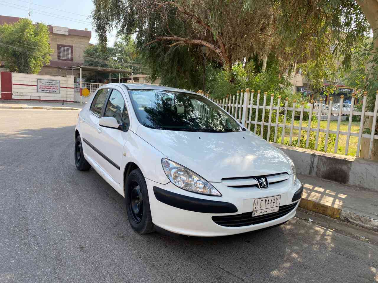 سلام عليكم بيجو فرنسي 2005 بيها نقص فقط ضربة بالجاملغ الايسر للسايق السيارة جاهزة من كلشي مكاني البلديات السعر 55 $ رقمي ***********
