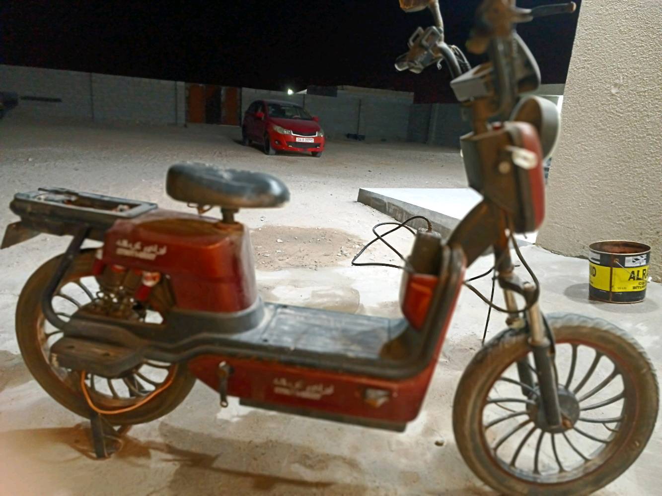 دراجه شحن مستعمله للبيع سعرها 120.000وبيها مجال للشراي الدراجه كلشي ما بيها 5بطاريات وحده بدلتها جديده باقيات شويه تعبانات يمشنك 20كيلو وتطفه يرادلها بطاريه وحده او ثنين تمشيك خير من الله 

مكاني الزبير سوق جبير 