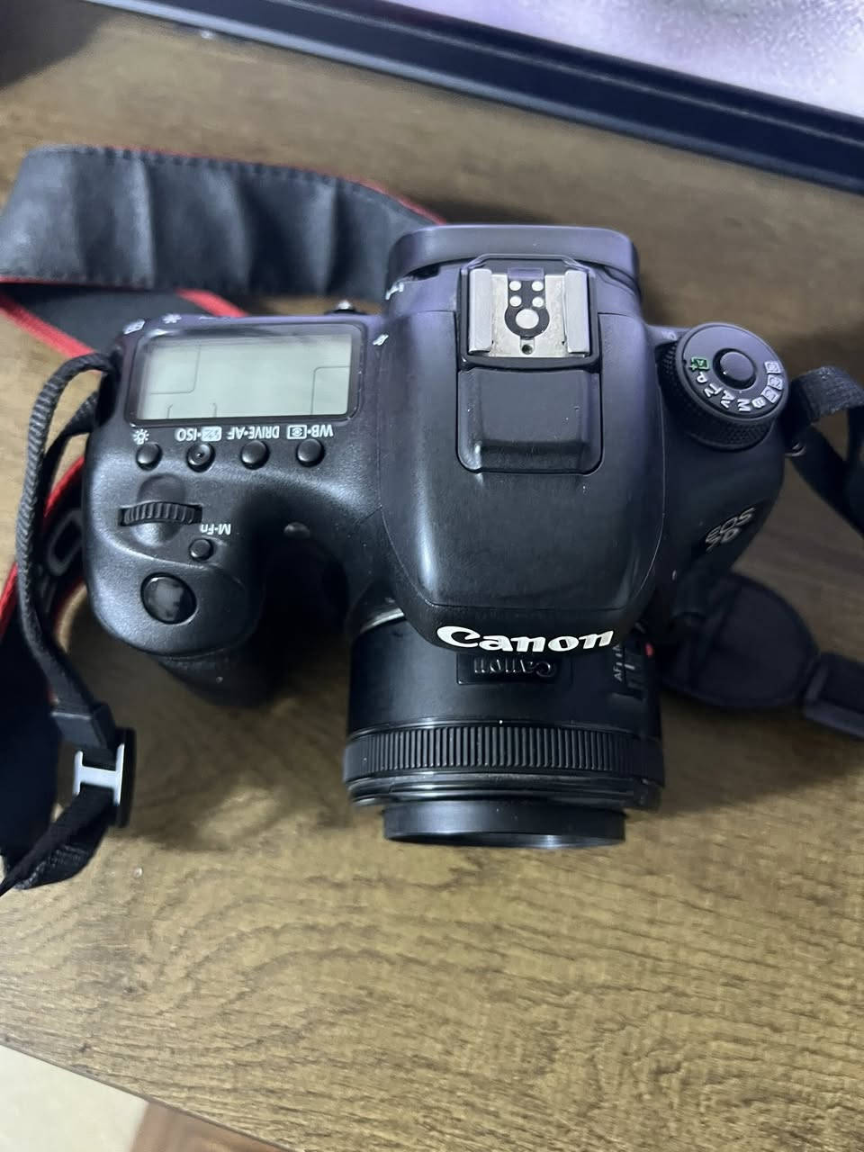 📷کامێرای Canon 7D Mark II بۆ فرۆشتن بە هەرزانترین نرخ.

یەکێک لە بەهێزترین کامێراکانی کانۆن بۆ کاری میدیایی، فۆتۆگرافی و ڤیدیۆ، لەگەڵ باشترین لێنزی جۆری 50mm (کە زۆر شازە بۆ پۆرترەیت و دروستکردنی باکگراوندی ڵێڵ).

گرنگترین تایبەتمەندییەکانی:

 ڕوونی: 20.2 مێگاپێکسڵ.
 خێرایی زۆر: 10 وێنە لە چرکەیەکدا (تایبەت بۆ وێنەگرتنی جوڵە و وەرزش).

 فۆکەسی نایاب: سیستەمی Dual Pixel AF کە فۆکەسێکی زۆر خێرا و وردت پێدەدات لە کاتی ڤیدیۆدا.

 بەرگەگرتن: بۆدییەکی مەگنیسیۆمی زۆر بەهێز کە بەرگەی سەختی و کەشوهەوا دەگرێت.

🔥 کامێرایەکی پڕۆفیشناڵ و بێ کێشە بە گونجاوترین نرخ.

بۆ زانینی نرخ و کڕین پەیوەندی بکەن یان نامە بنێرن. 📥


**إذا كنت صاحب هذا الإعلان وتريد حذفه لأي سبب، رجاءا أرسل رسالة إلى الدعم الفني**
