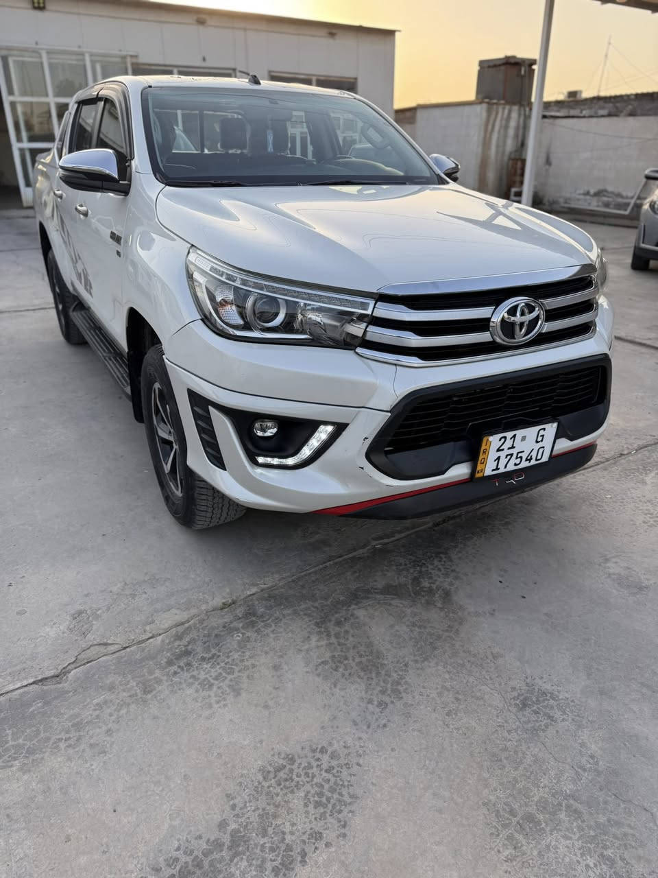 السلام عليكم
تويوتا هايلوكس TRD  
6سلندر 
موديل2020
بانزين 
ماشية126 الف حقيقي 
مواصفات
رقم سليمانيه بسمي 
بيها باب خلفيه براغيه مفتوحات فقط سونار مرفق 
سعرها 265وبيها مجال بسيط 
ميحتاجلها مصرف ابد ترايها يخبل 
مكانها بغداد راشديه 
***********
