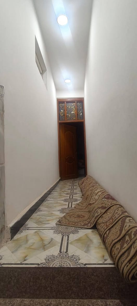 يالله بيت طابقين للبيع طابو زراعي سند25المساحه 200م  ركن  يتكون طابق الأول صاله مطبخ ستقبال صحيات كراج طابق الثاني 3 غرفه  سويت  الموقع ممتاز كربلاء طويريج حي الرياض قرب شارع المستشفى استفسار اكثر مراسله او اتصل  
*********** 
***********
