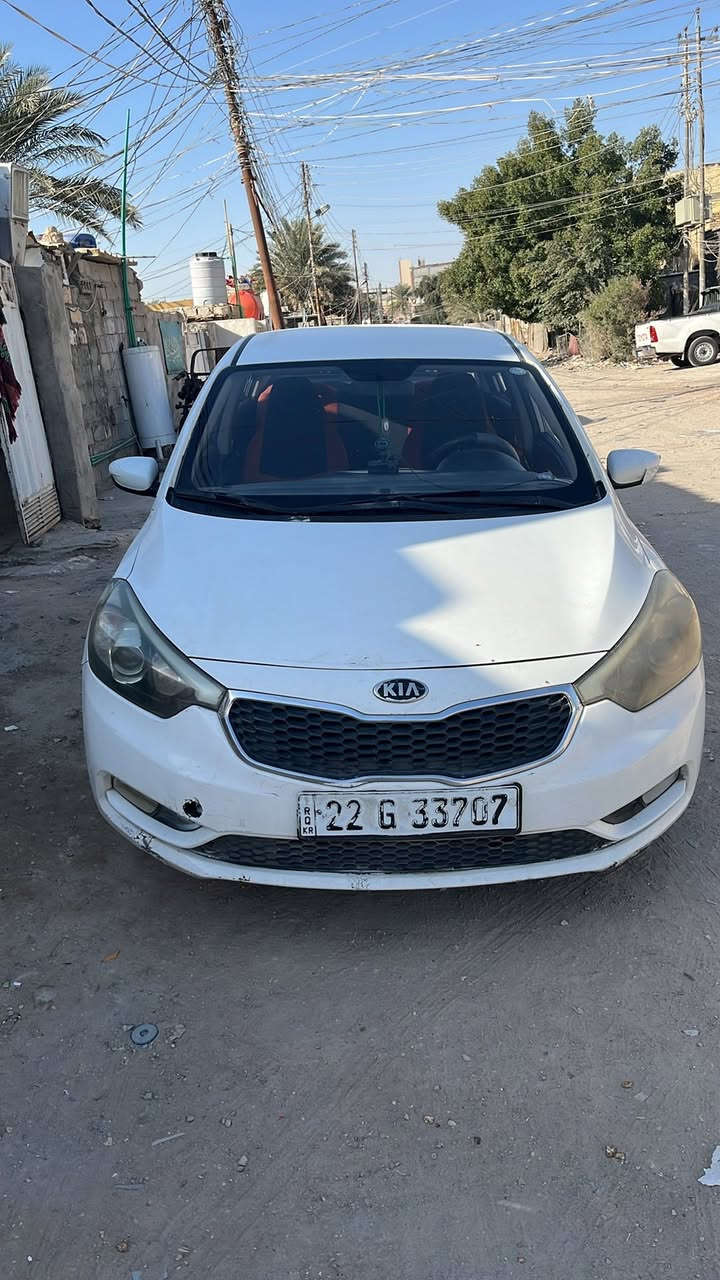 من رخصت الادمن سياره سيراتو موديل ١٤رقم اربيل كير مكينه تبريد مكفول بيه ثلاث قطع صبغ سعره ٩٥ شاشه لمس ملاحظه السياره تحويل ماسوي وكاله 
متِواجد واتس آب ***********
