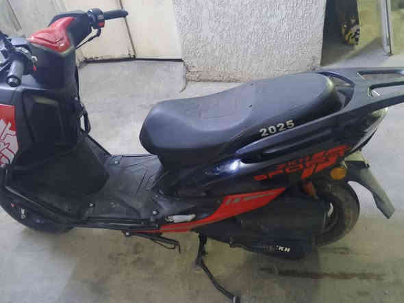 سلام عليكم ريد مراوس بدايوان. هاي سكنز مديل2025 

صارلي شهر من اخذته ***********
