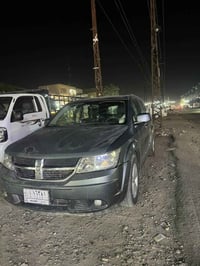 دودج جورني للبيع  موديل 2010 ، محرك 6 سلندر 3500 ،7 راكب ،3 قطع تبريد ...