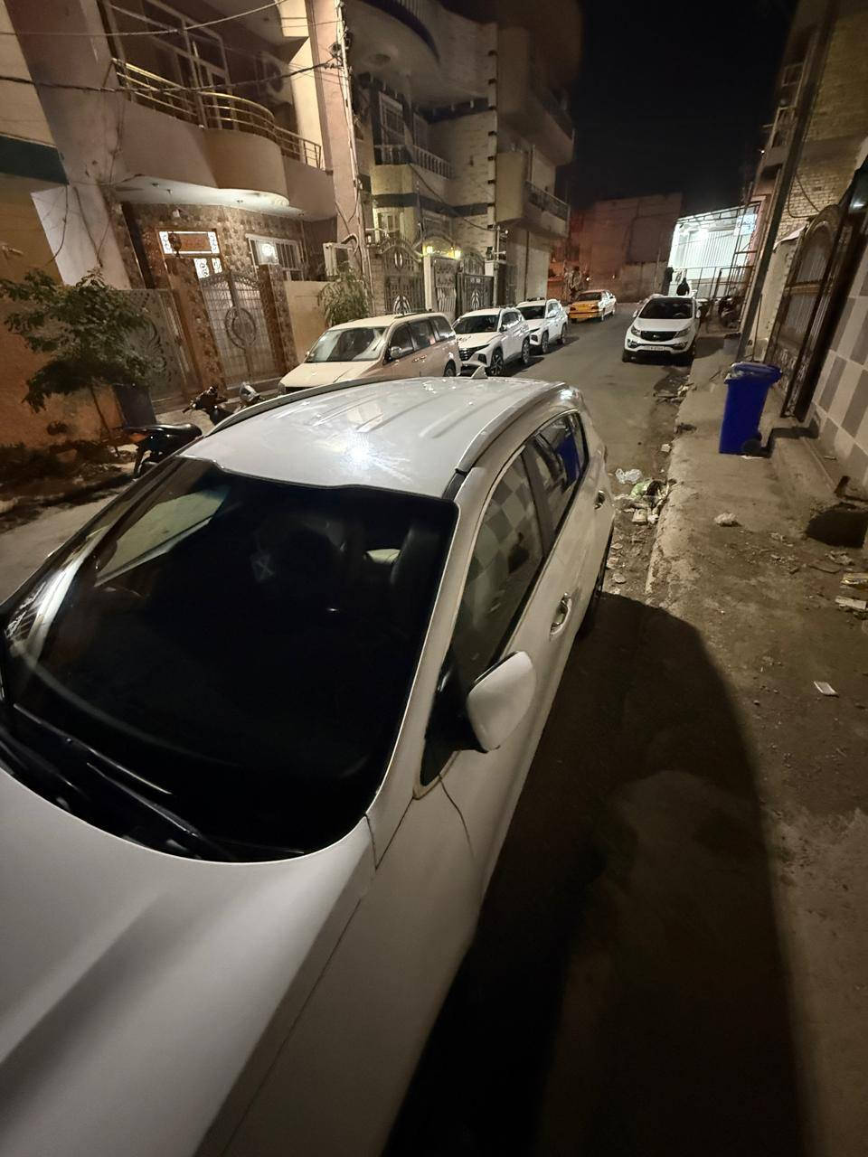 سبورتج 2021 خليجي كفالة عامة
بدون تبديل بدون صبغ
السيارة بدون مواصفات
محرك 2000
الدعامية الأمامية بيها شخوط فقط
محرك كير مكفول
ماشية 87
مكان السيارة بغداد الكريعات داخل بيت
السعر 200 ورقة 
***********
***********
