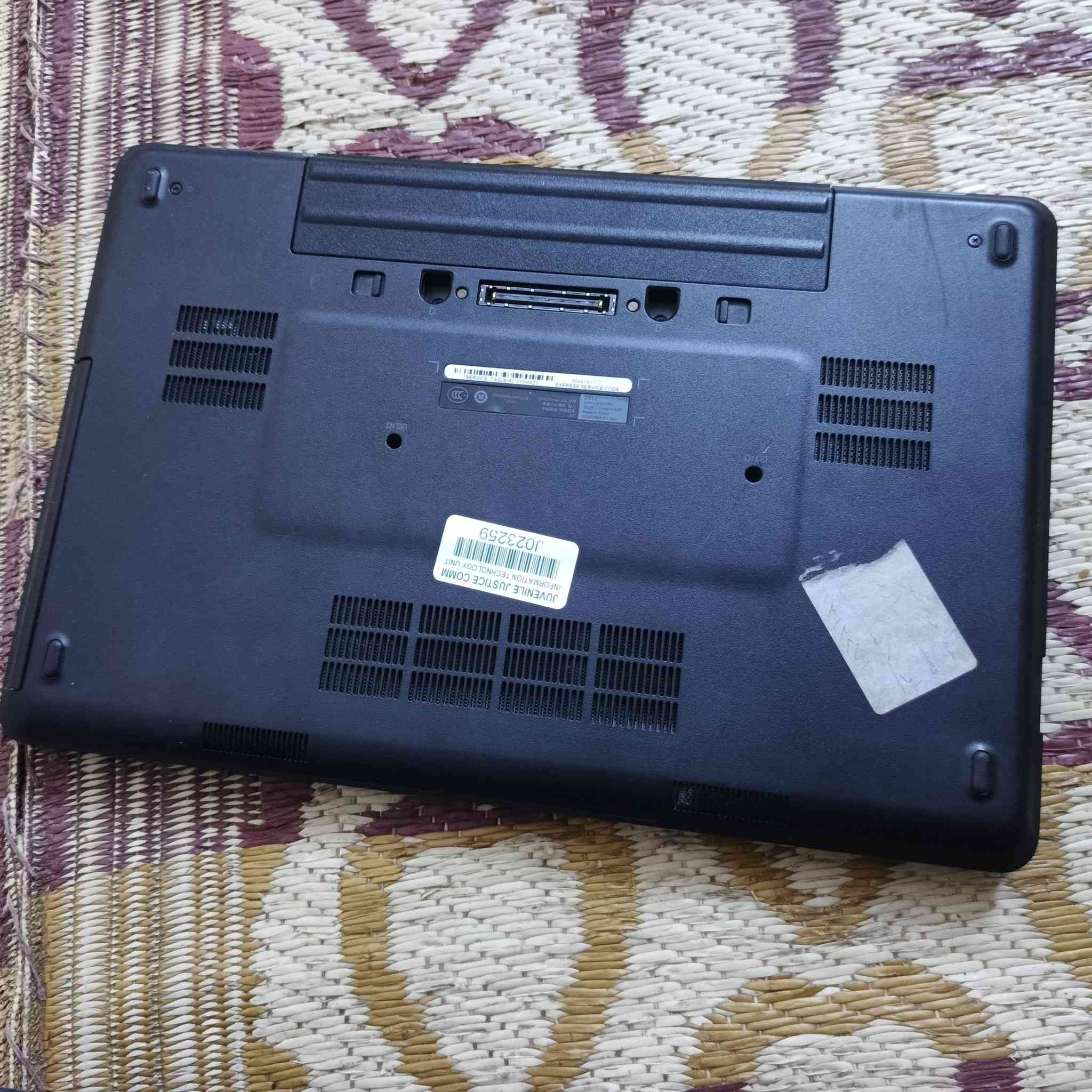 المعالج core i7 4600U الجيل الرابع
‏ الرام RAM 8
‏الهارد ssd 256
‏حجم الشاشة 15.6 FHD
‏كرت الشاشة داخلي 
‏lntel(R)HD Graphics Family 2GB
‏كرت الشاشة خارجي 
‏NVlDlA Geforce GT 720M 4GB
‏ DVD 
اتصال على رقم او مرسلة صفحة 
***********
***********
