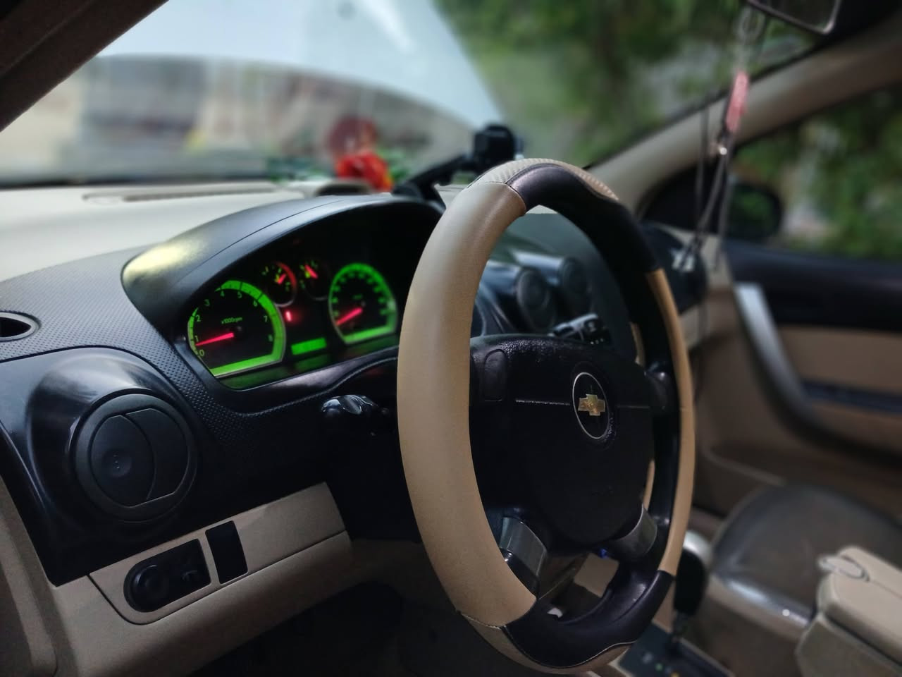 السلام عليكم
افيو موديل 11 خليجي الشركة العامة ،
محرك مفتوح المرغوب ،كير ومكينة وتخم تاير كله جديد،
 تدفئة تبريد كله شغال 
السيارة ماشية 161
السيارة استخدام شخصي 
رقم بغداد انكليزي بأسمي 
السونار مرفق بالصور 
للأستفسار الاتصال على الرقم 
***********
