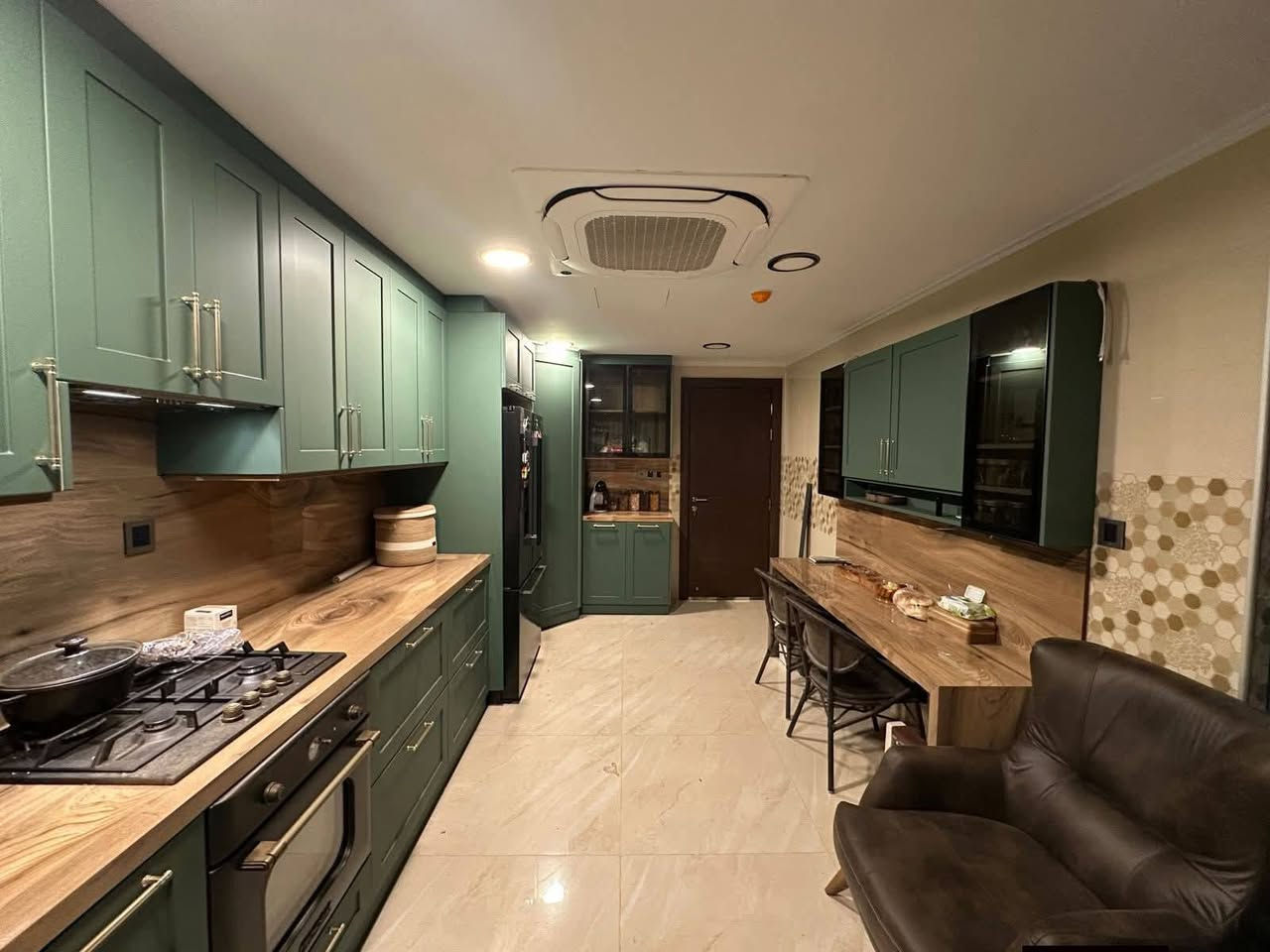 إيوان للمطابخ والديكور 

🏡 تنفيذ العمل خلال 10 أيام فقط

نصمم لكم أرقى وأحدث الموديلات بلمسات عصرية وتصاميم مميزة تناسب جميع الأذواق.

✅ مطابخ حديثة وعملية
✅ ديكورات داخلية فاخرة
✅ تصاميم مبتكرة وتنفيذ باحترافية عالية
✅ جودة ممتازة وأسعار مناسبة

✨ إيوان للديكورات والمطابخ... عنوان الأناقة والإبداع في التصميم والتنفيذ ✨

📞 للحجز والاستفسار:
***********

📲 متوفر واتساب للرد على جميع استفساراتكم
