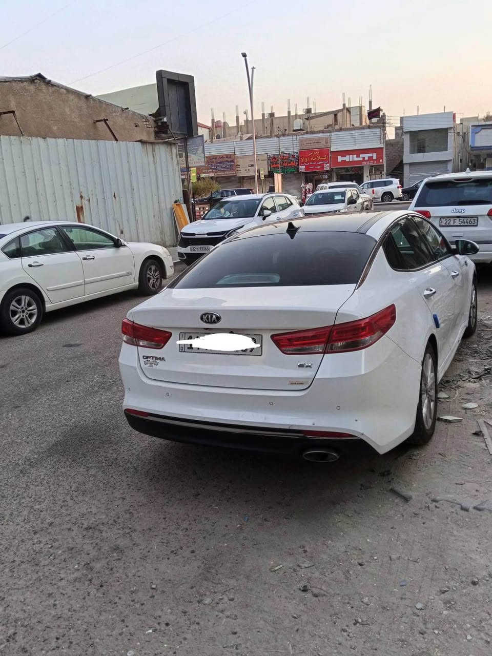 سلام عليكم 
كيا اوبتيما موديل 2018 فئة EX فوول مواصفات للاخير 
السيارة جاهزها محرك - كير - تبريد - كهربائيات 
السيارة فول مواصفات رقم بصرة تحويل ثاني يوم 
مواصفاتها :- 
بنورما - بصمة تشغيل - بصمة ابواب - كشنات كهربائية تدفئة + تبريد - اوتو هولد - تحكمات ستيرن 
السيارة وارد امريكي محرك 2400 GDI لا تنقيص ولا تبخير وعليها برمجه مال دوانز يعني عادي محسن تمشي حادثها بسيط ايرباك ستيرن طاك وراجع سستم سيارة بيها باب عكس سايق مرشوش ومدكر عكس سايق وبنيد سيارة جاهزه وما ناقصها برغي ماشي 107 الف 
السيارة عارضها ب120 وبيها مجال للشراي 
مكان السيارة بصرة 
بيع او مراوس 
للاستفسار : *********** البصرة, العراق
