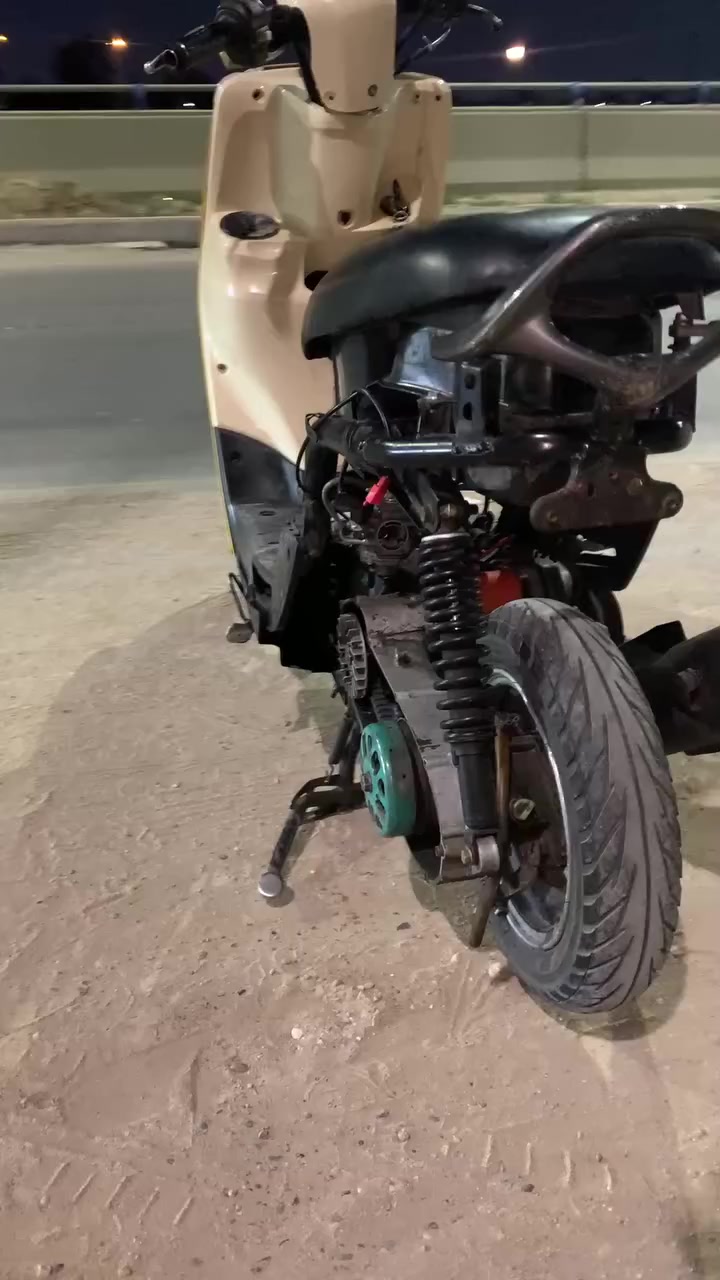 للمراوس فقط دراجه نكره صباحيه 😜👍🏻
سلام عليكم ماكس بوليس 🚨 دراجه نشطه شلع تآكل التبليط بوشه 55 دراجه قبل كم يوم سويتلها ادامه المكينه مكينه خرسه معدل طلع 110حقيقي نقص بس كفرات خلفيه اكفلها سرقه وعشائر وكلشي  ❤️❣️


**إذا كنت صاحب هذا الإعلان وتريد حذفه لأي سبب، رجاءا أرسل رسالة إلى الدعم الفني**