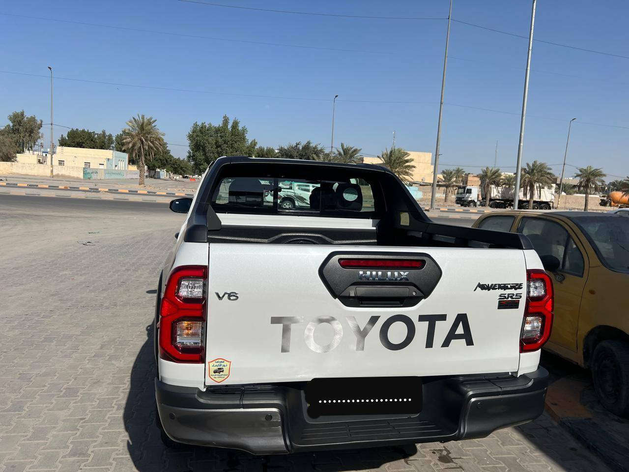 تيوتا هايلوكس بيك-آب فورويل 6 سلندر
السلام عليكم 
سيارة للبيع 
تيوتا هايلوكس بيك-آب فورويل دبل قمارة 
اربيل ماشية 17الف فقط
موديل 2024
مكفولة كفالة عامة 
السعر 42,000 $
رقم الموبايل للتواصل ***********
